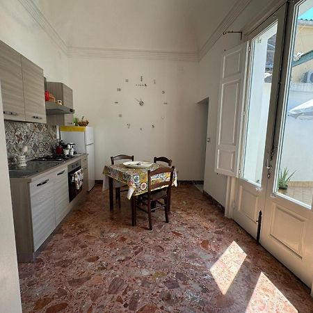 Arco Del Vescovo 2 Appartement Acireale Buitenkant foto