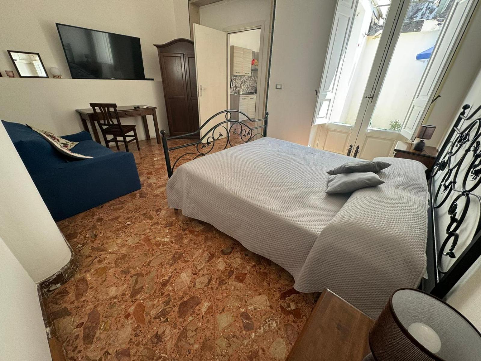Arco Del Vescovo 2 Appartement Acireale Buitenkant foto